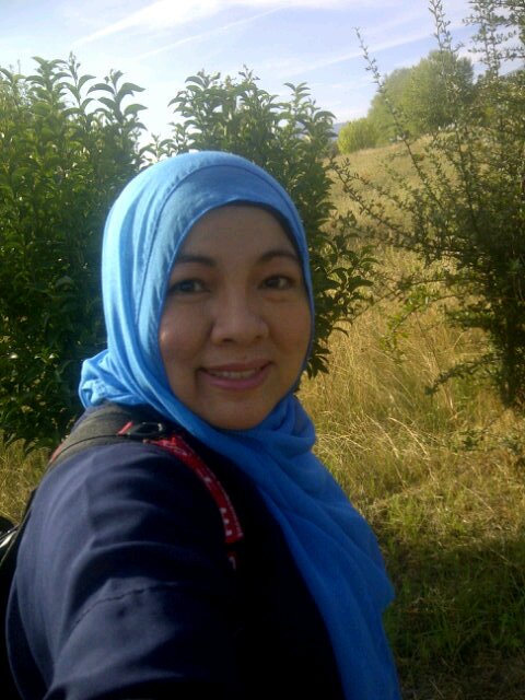 Dr. Dwiza Riana